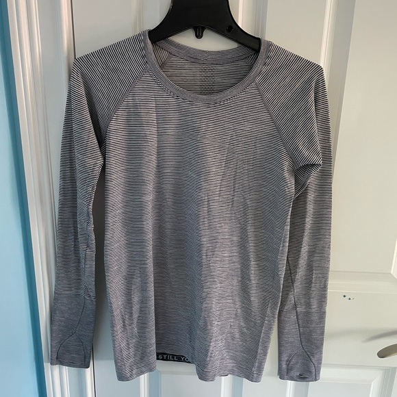lululemon athletica Tops - Lululemon swiftly tech long sleeve